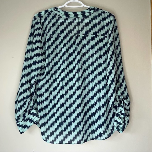 40% OFF a.n.a Blue Patterned Long Sleeve Blouse Size Large - Picture 2 of 12